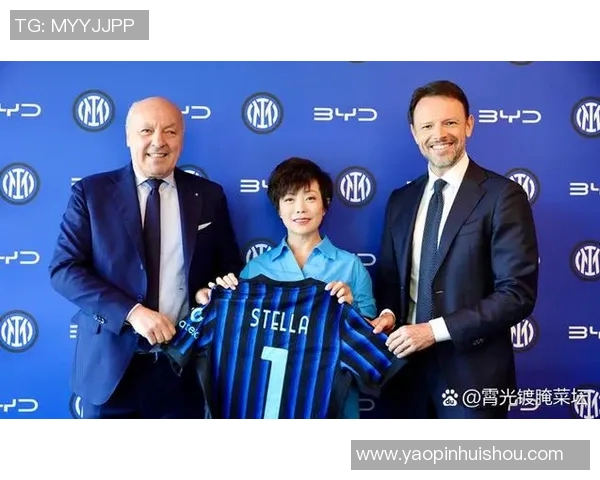 足球明星与宝马完美结合高清图片欣赏带你领略运动与豪华的魅力